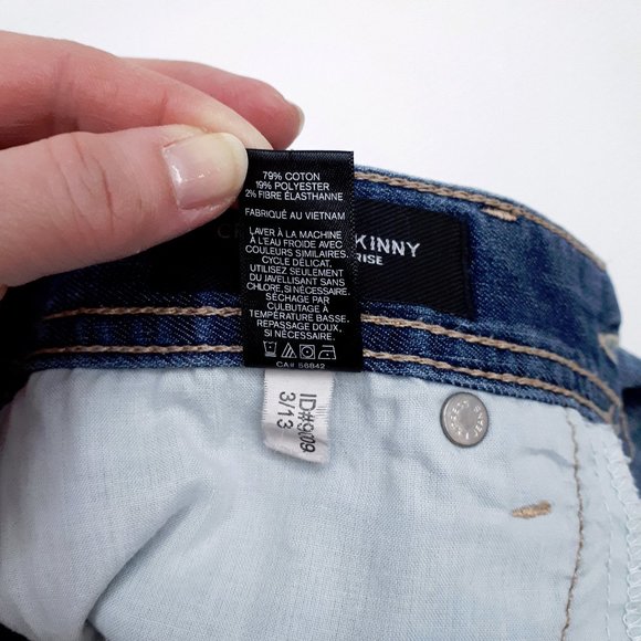 EXPRESS Stella Low Rise Cropped Skinny Jeans in Distressed Medium Wash 90094 - Picture 13 of 13